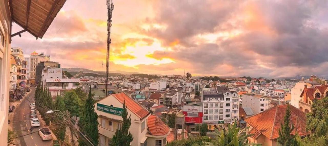 Hotel Phuong Trinh Dalat Bagian luar foto