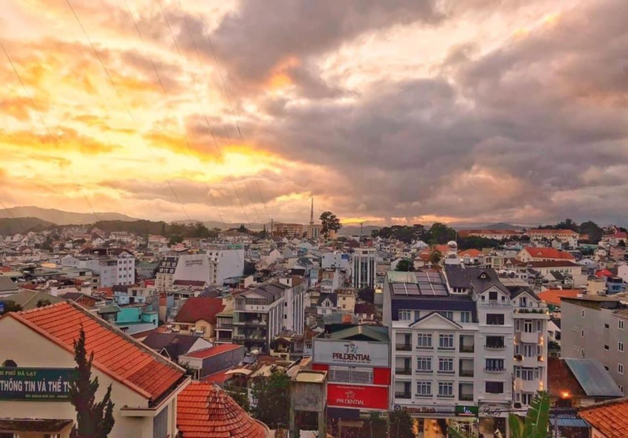 Hotel Phuong Trinh Dalat Bagian luar foto