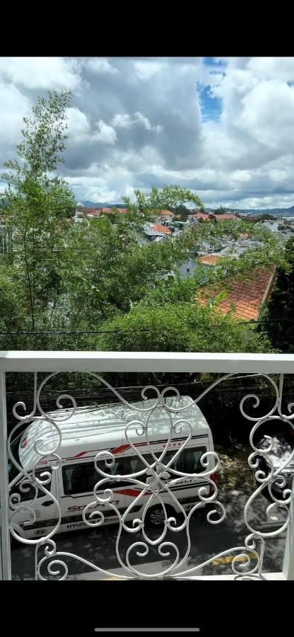 Hotel Phuong Trinh Dalat Bagian luar foto