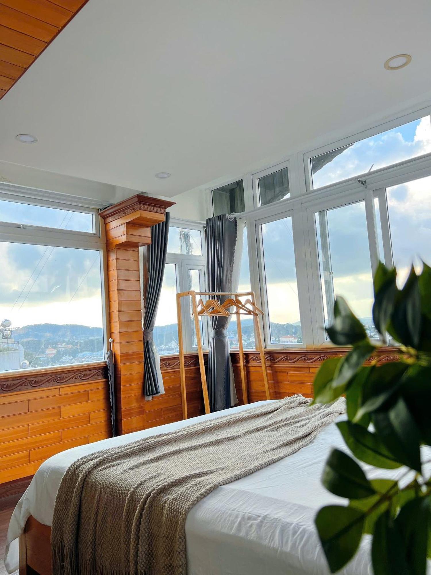 Hotel Phuong Trinh Dalat Bagian luar foto